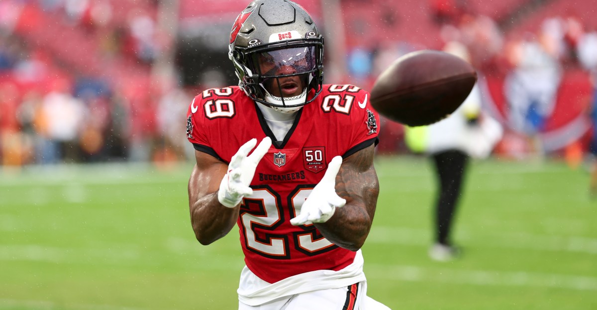 Detroit Lions signing versatile former Buccaneers DB Christian Izien