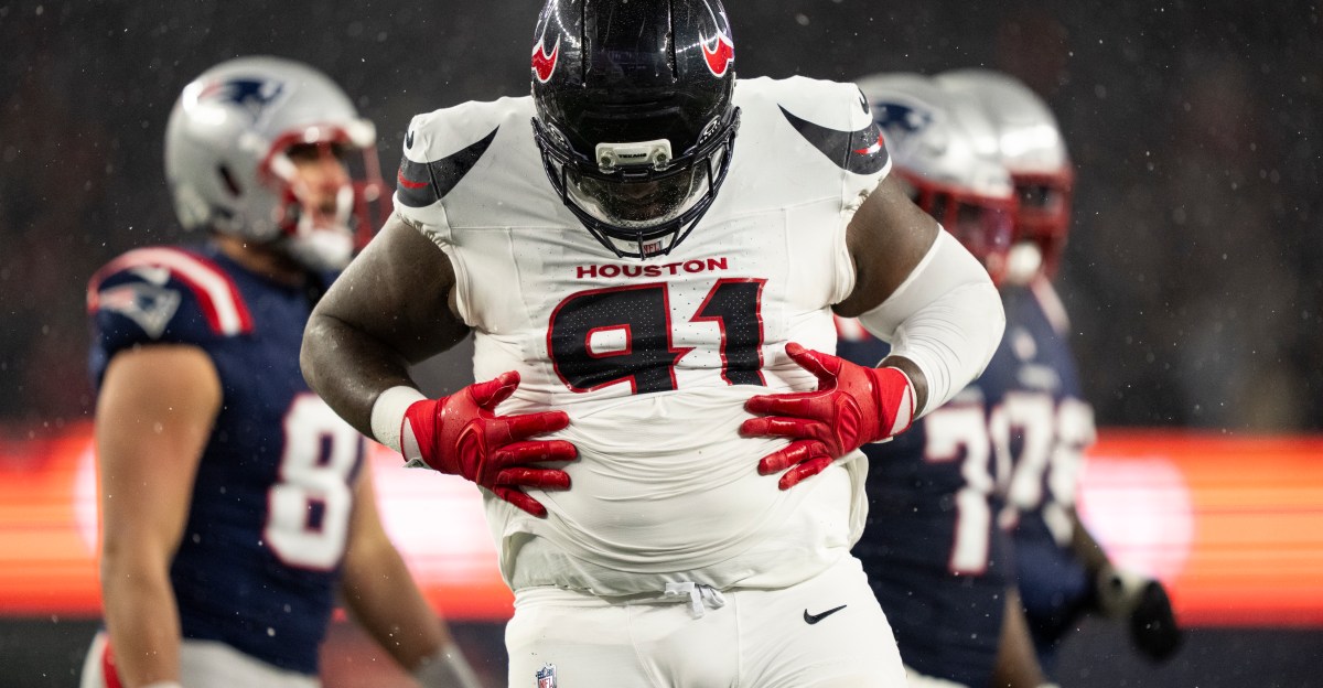 Texans Re-Sign DT Naquan Jones