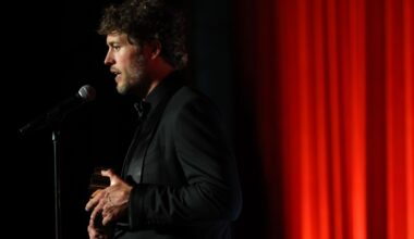 L.A. Rams News: Can team be all-in while building for 2027?