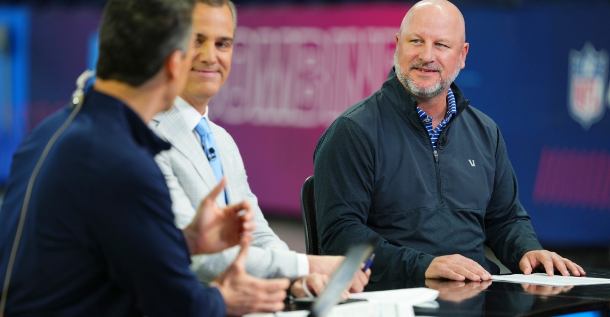 Chargers News: Patriots sign OG Alijah Vera-Tucker to 3-year deal