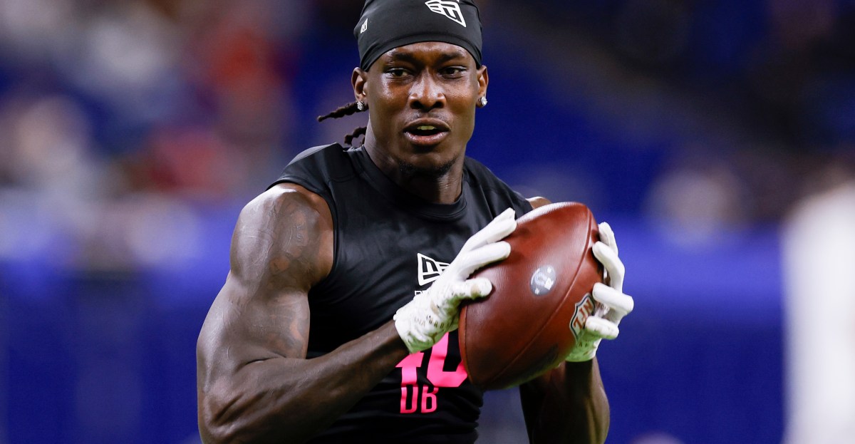 Chicago plays it Safe: A 7-Round Bears Mock Draft