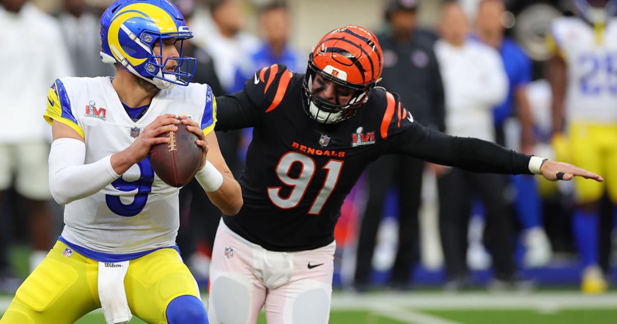 Bengals star defensive end becomes free agent, reports say – WHIO TV 7 and WHIO Radio