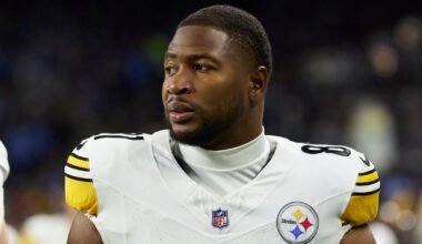 Steelers release tight end Jonnu Smith
