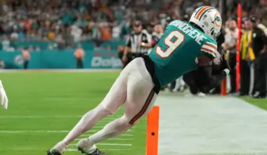 Seahawks to sign ex-Dolphins, Cowboys, Commanders 1st-round CB bust image