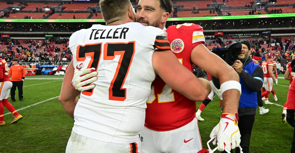 Daily Dawg Chow 3/18; Browns bring back CB Avery, say goodbye to Teller