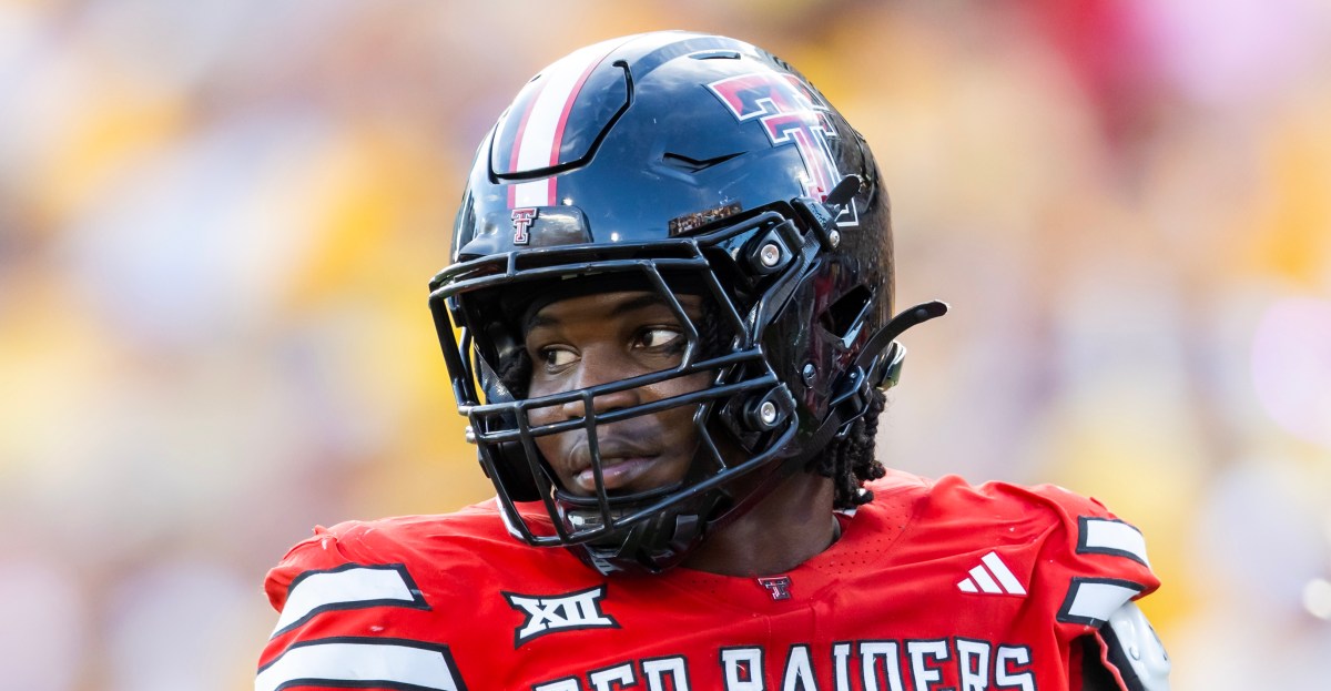 Dallas Cowboys land top pass rusher in new mock draft