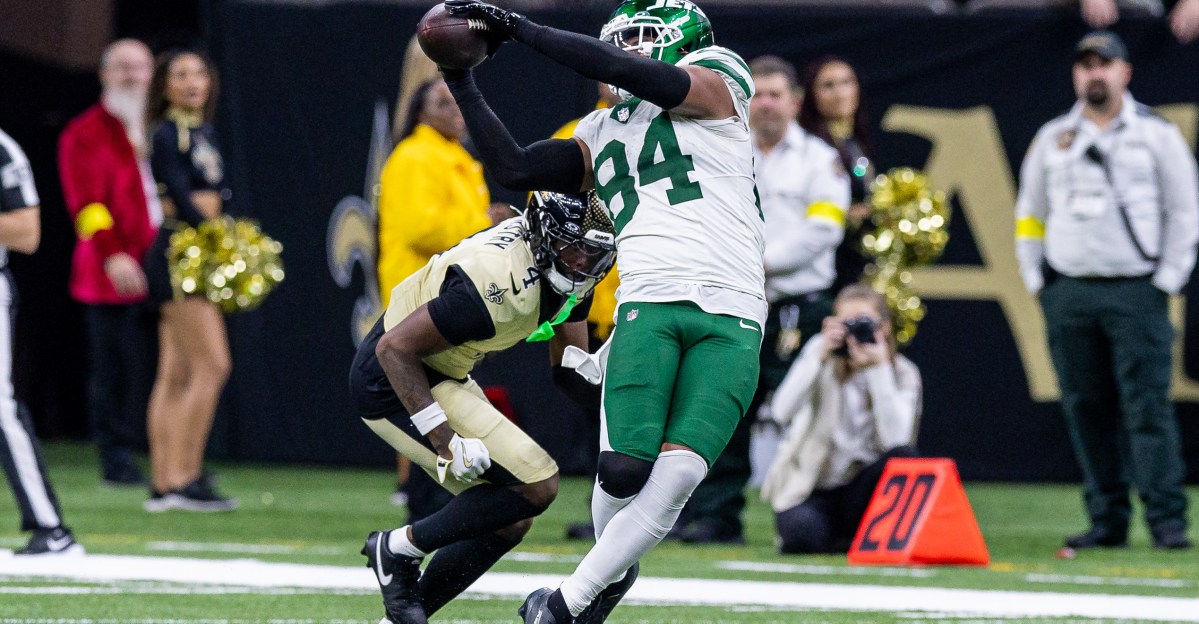 Stone Smartt, Eagles agree to one-year contract