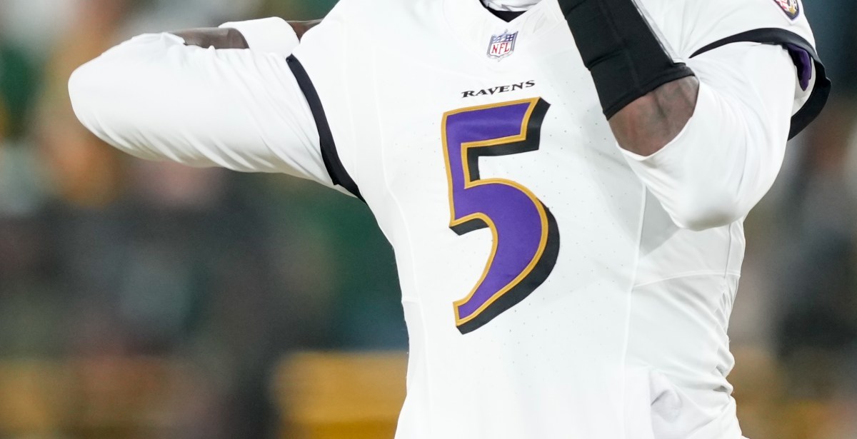 Instant reactions and grades to the Ravens re-signing QB Tyler Huntley