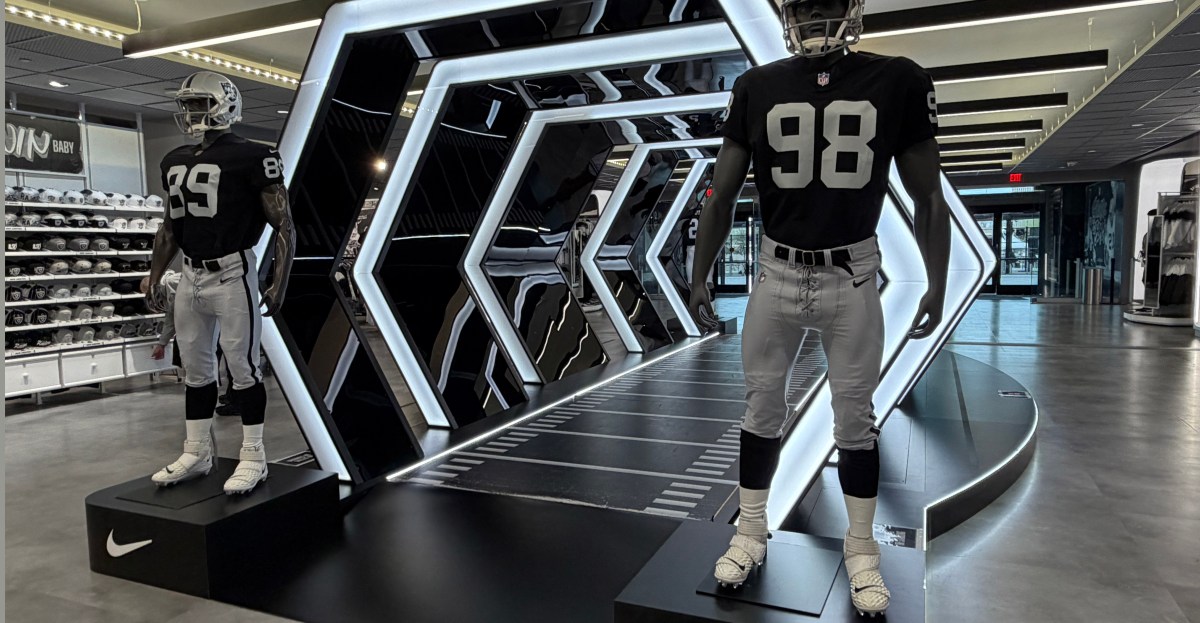 Raiders mock draft 2026: 7 rounds to build around Fernando Mendoza, Maxx Crosby