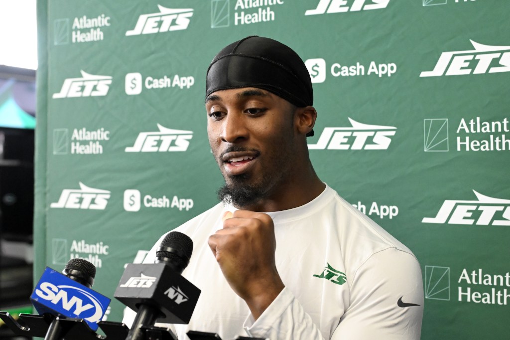 Jets running back Breece Hall speaking to the media.