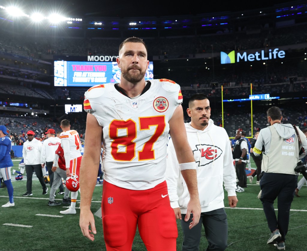 Kansas City Chiefs tight end Travis Kelce #87 walking off the field after the Chiefs beat the Giants.