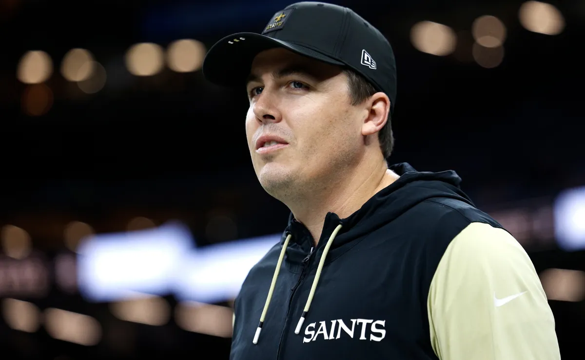 Kellen Moore reveals Saints' free agency approach after bringing in Travis Etienne