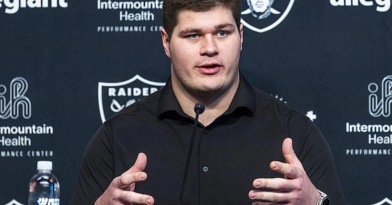 tyler linderbaum Raiders