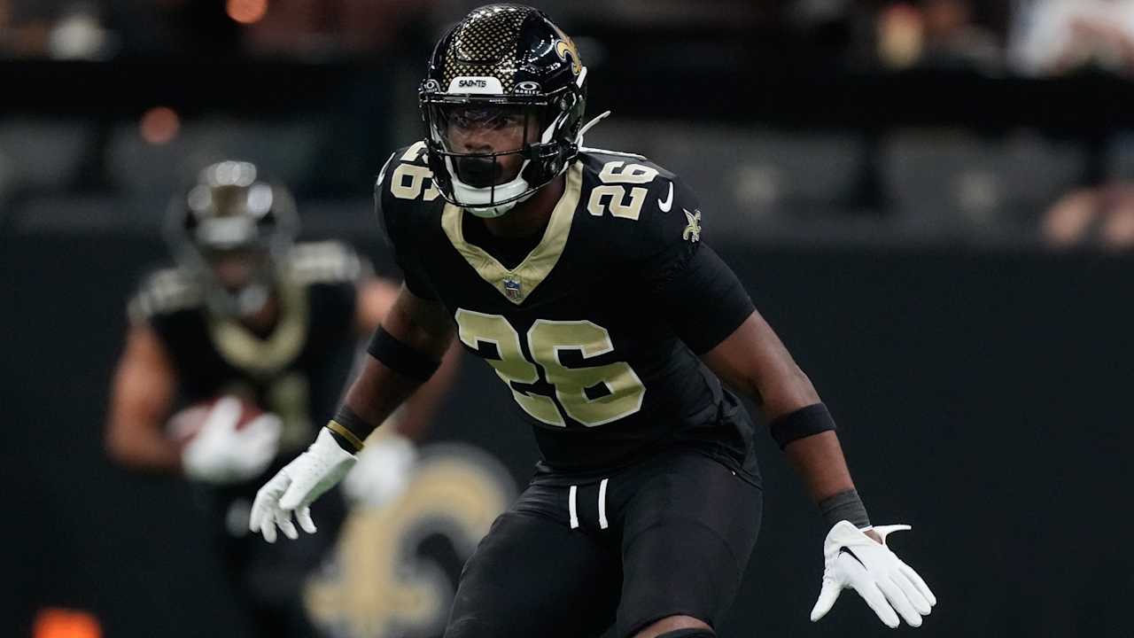 Terrell Burgess re-signs with Saints