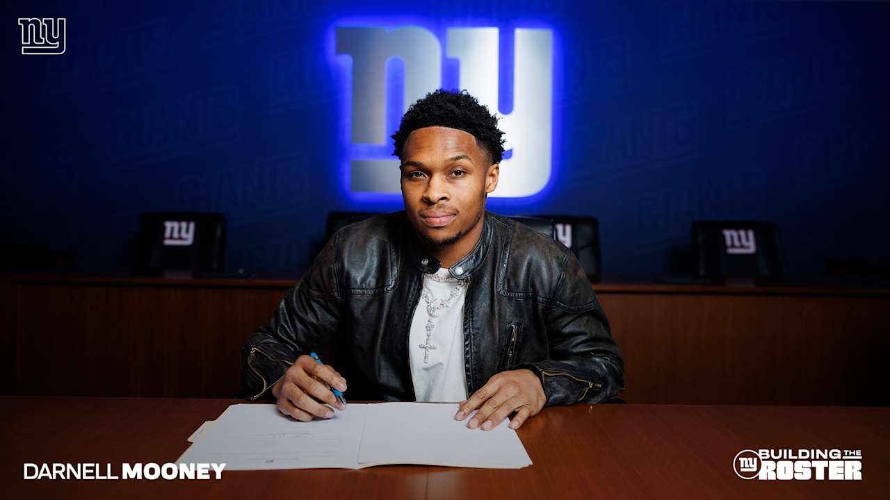 Giants sign wide receiver Darnell Mooney