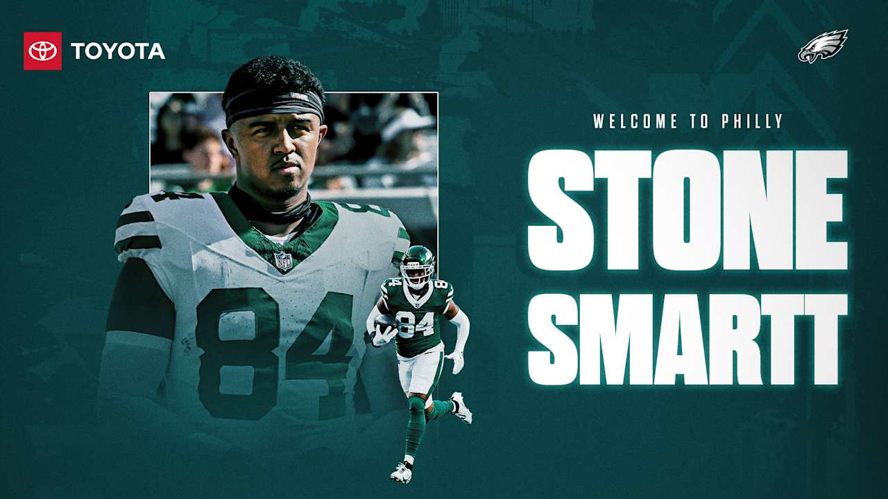 Eagles sign Stone Smartt to one-year contract