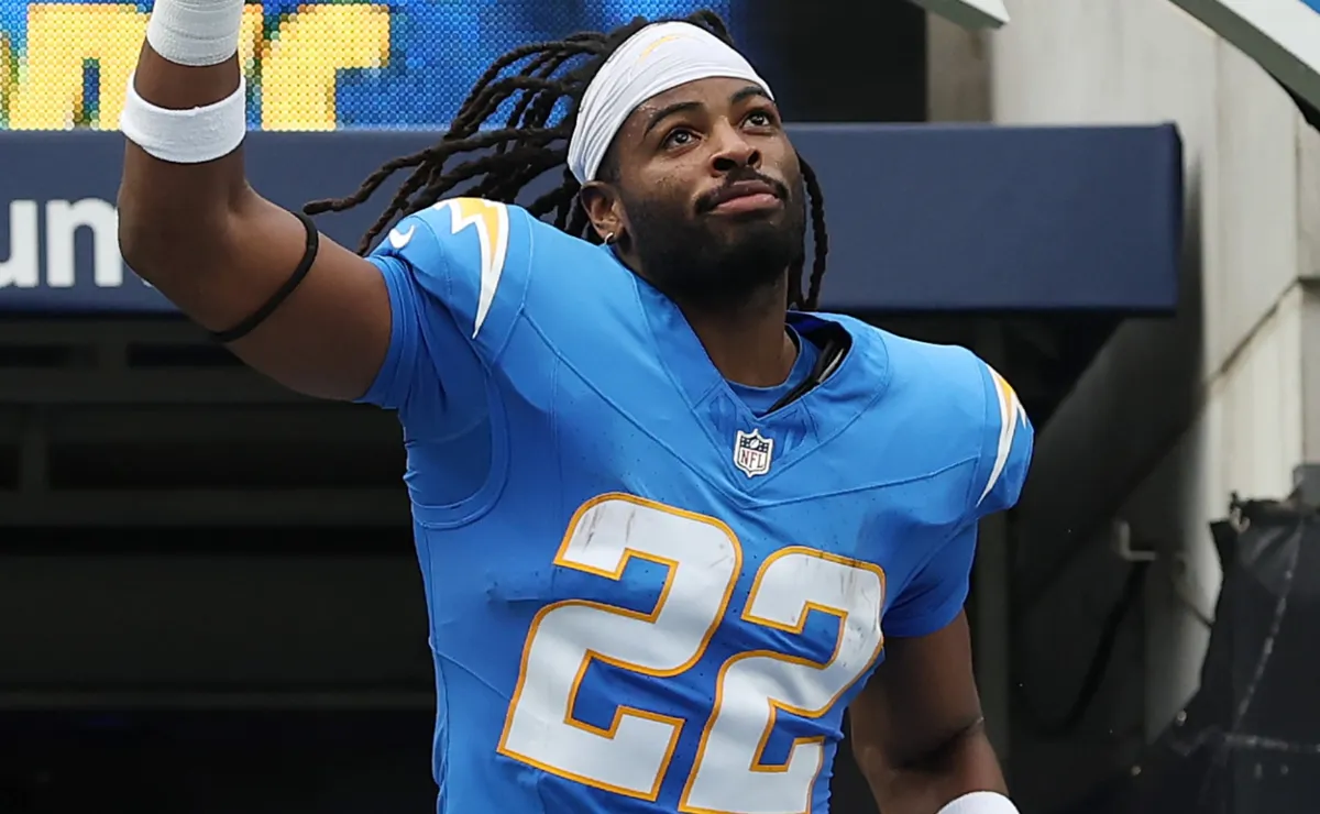 Raiders set to meet with Najee Harris as new HC Klint Kubiak wants a committee with Ashton Jeanty