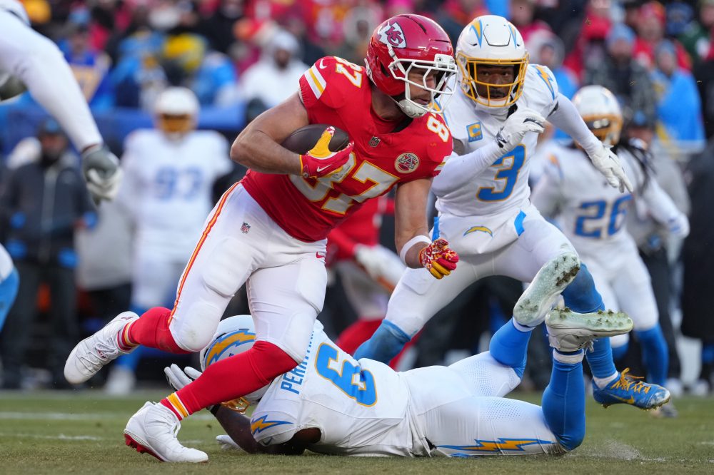 Chiefs Star Travis Kelce Postpones Retirement, Signs $12M Deal for 14th Season