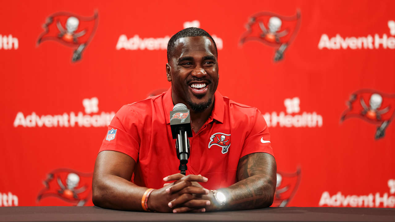 Lavonte David Emotional Tribute to Parents as He Retires from the Tampa Bay Buccaneers