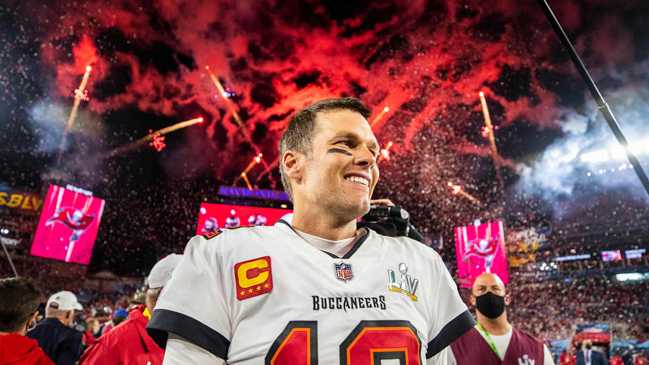 Top Ten Free Agent Signings in Bucs History