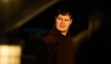 For Tyler Linderbaum, the fit in Las Vegas matters more than the noise