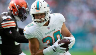 Chargers agree to multiyear deal with free agent Alec Ingold