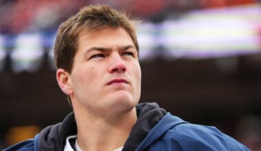 Patriots QB Drake Maye shaves head, says injured shoulder 'shouldn't be an issue'