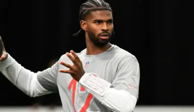 Texans make offensive line move with Shedeur Sanders' Browns on same day of trading for David Montgomery