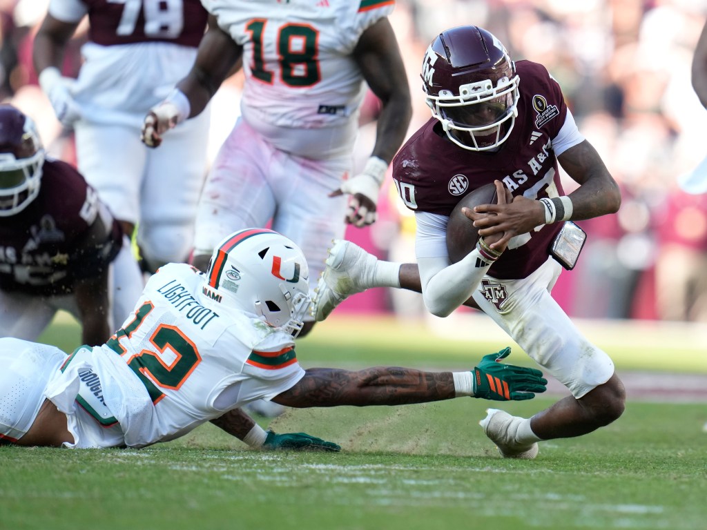 Miami looks for Bain, Mesidor replacements among linemen