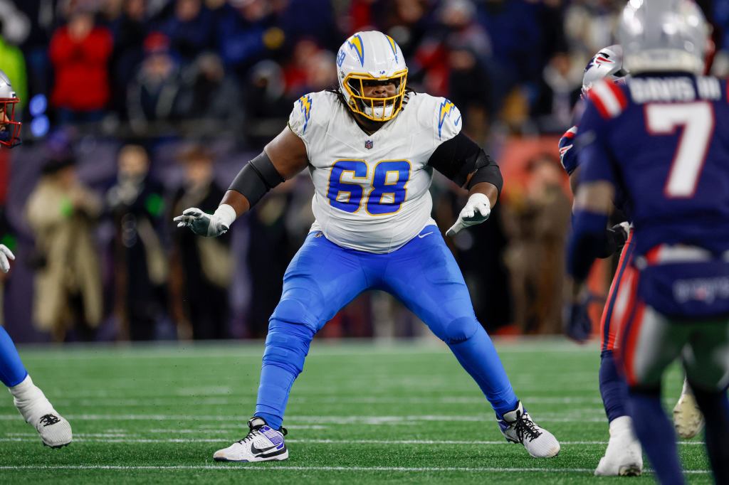 Dolphins sign lineman Jamaree Salyer in free agency