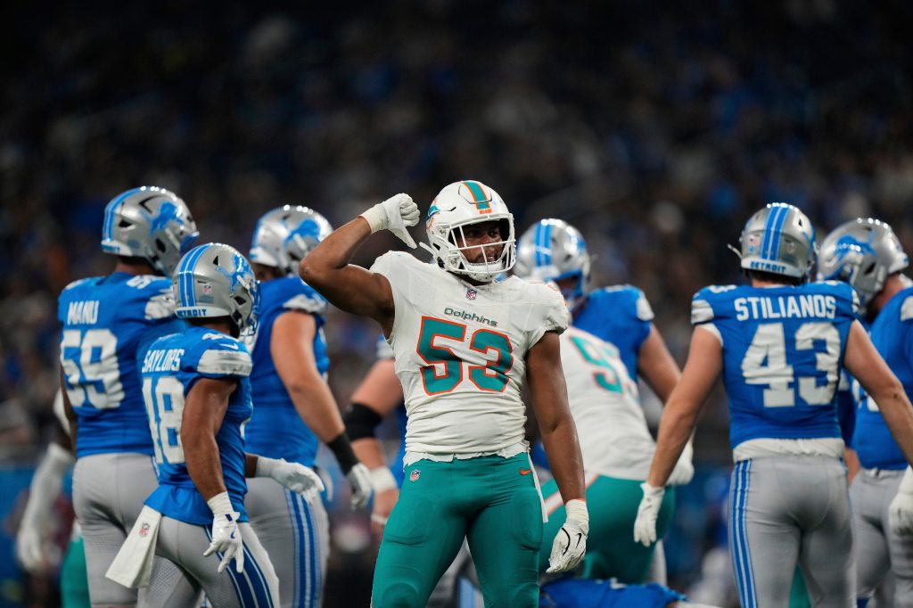 Dolphins re-sign Cameron Goode before free agency