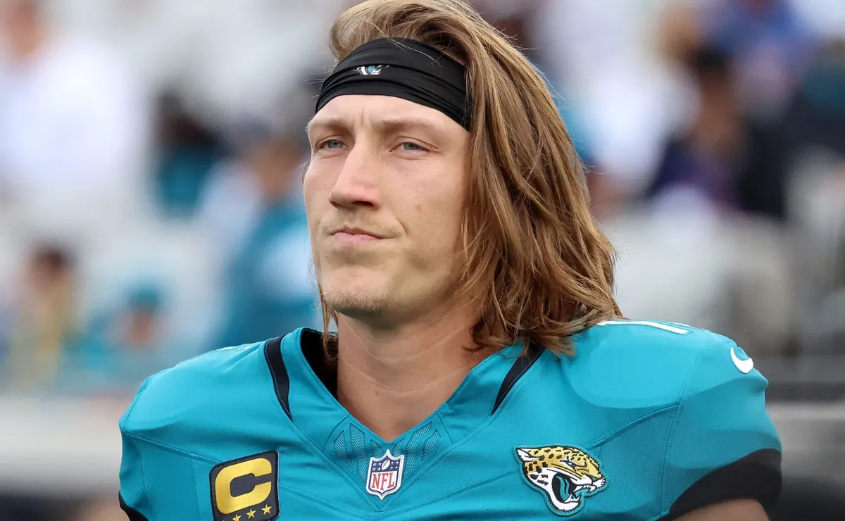 Seahawks at risk of losing receiver due to Jaguars submitting offer sheet to join Trevor Lawrence