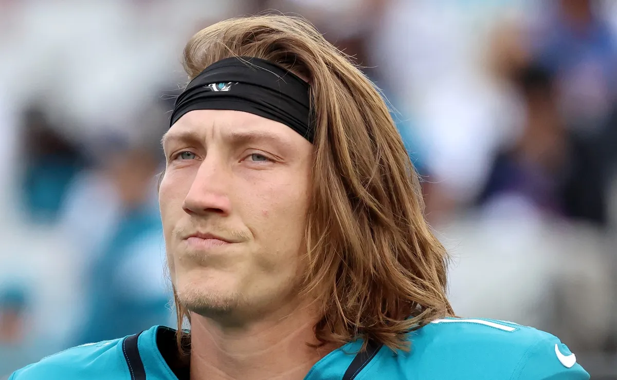Jaguars' Trevor Lawrence sends a farewell message to Travis Etienne after he joins the Saints