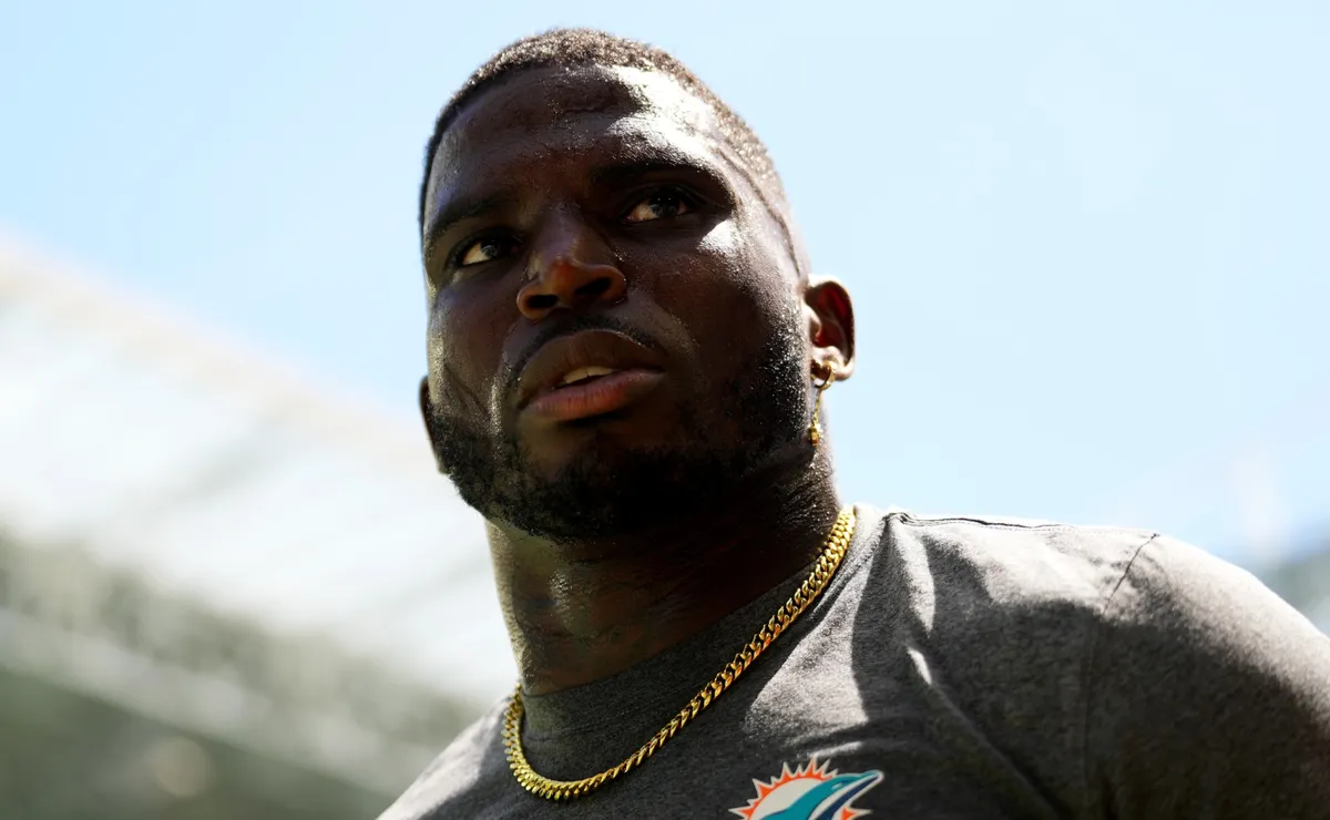 Tyreek Hill's agent provides Chiefs, other contenders, return date to NFL duties