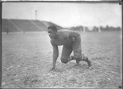 Examining the Racial Leadership Gap in Football