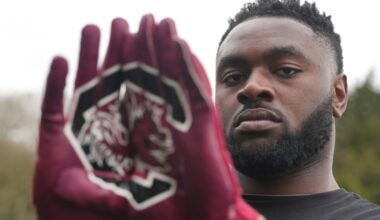 Offensive tackle prospect Neff Giwa commits to South Carolina Gamecocks
