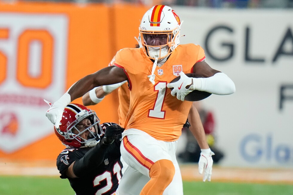 Rachaad White leaves the Buccaneers to sign with the Commanders