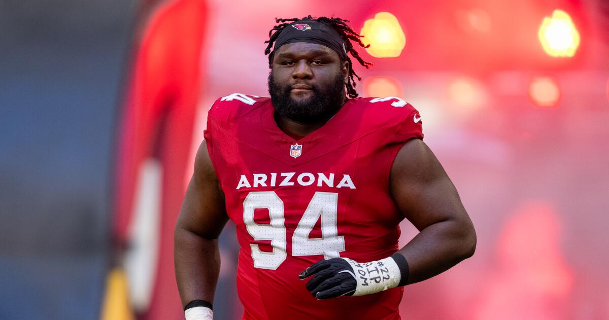 Chargers sign former Cardinals defensive lineman Dalvin Tomlinson