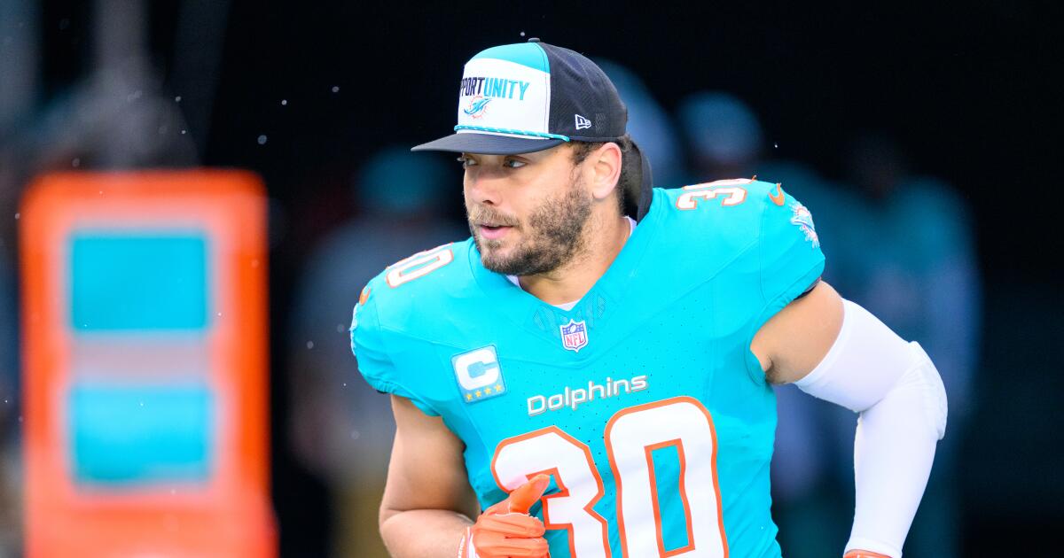 Chargers agree to deal with former Dolphins fullback Alec Ingold