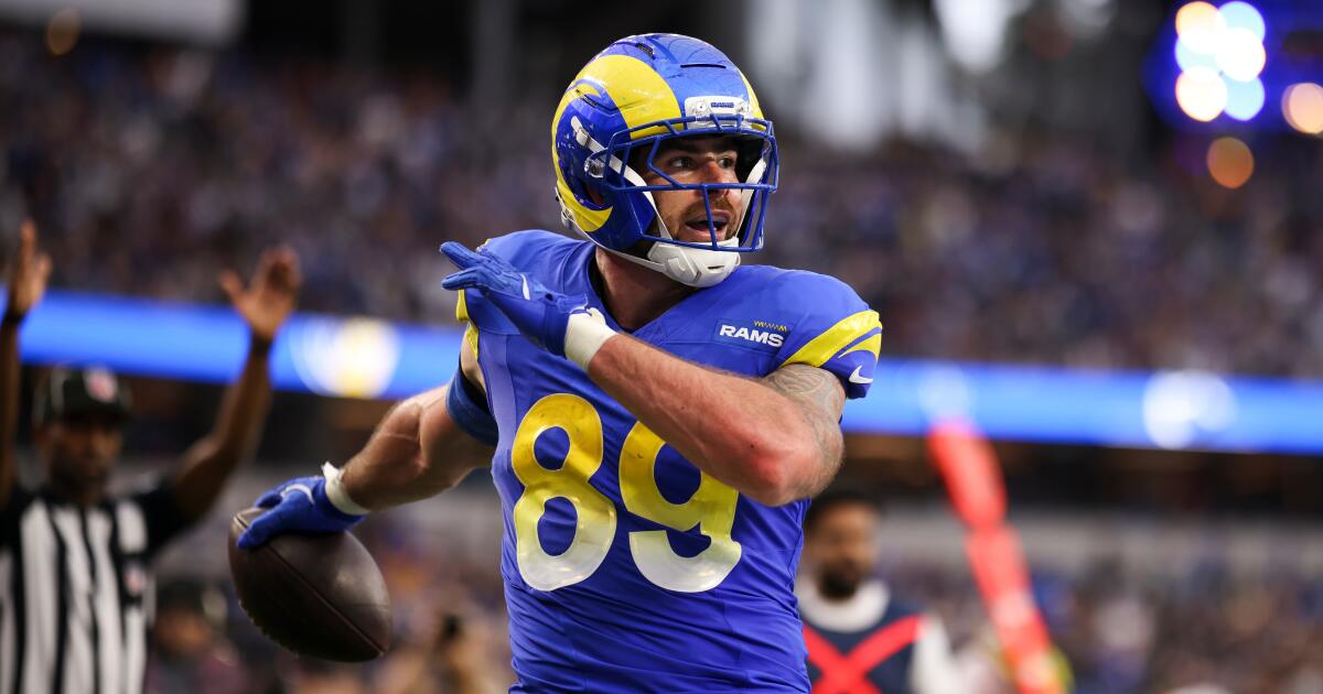 Tyler Higbee agrees to two-year, $8-million deal with Rams