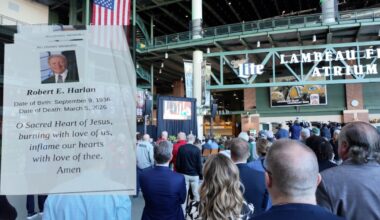Fans honor Harlan’s legacy at Lambeau, sharing stories of impact and leadership