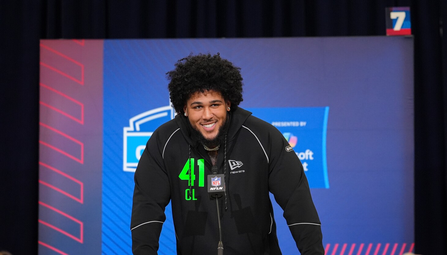 Left tackle back among Bears' NFL Draft options at No. 25 overall after Ozzy Trapilo's knee injury