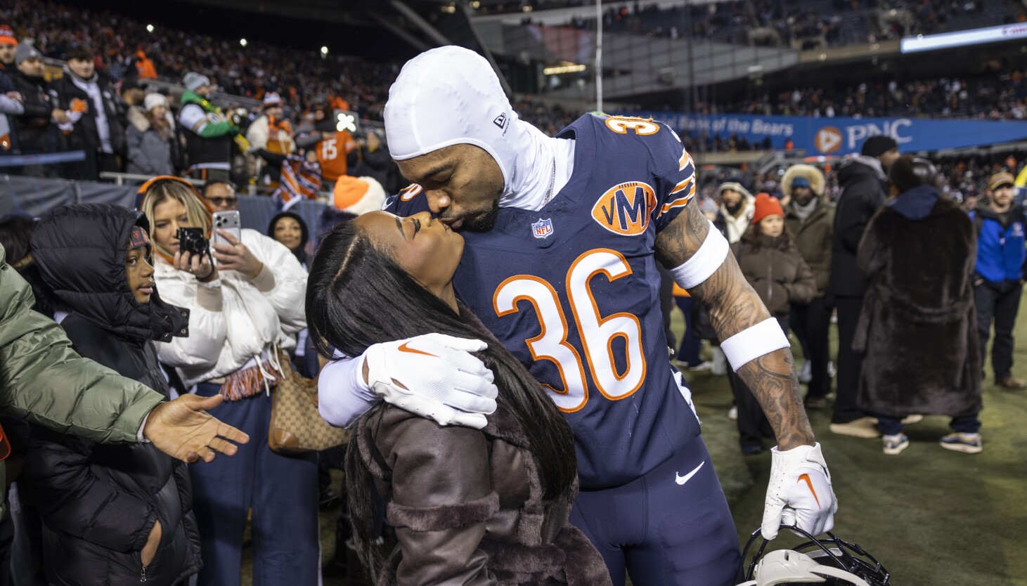 Bears lose safety Jonathan Owens to Colts