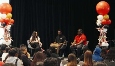 49ers Host High School Students for 'Foundation for Success' Event