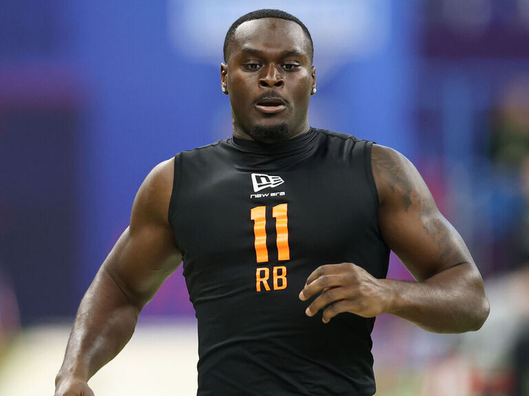 Fastest 40-yard dash times for RBs, WRs, QBs at 2026 combine