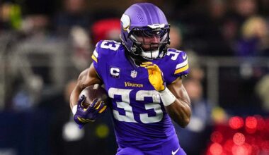 Vikings, RB Aaron Jones agree to revised contract to keep him in Minnesota for 2026 season