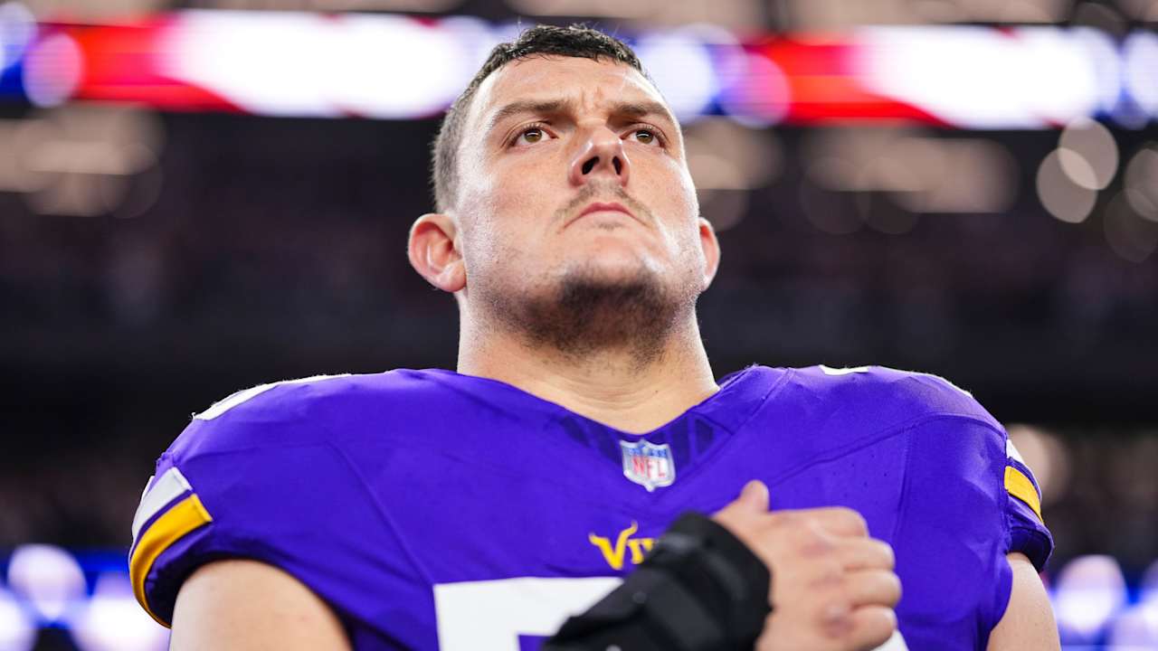 Four-time Pro Bowl center Ryan Kelly announces retirement after 10 seasons in NFL