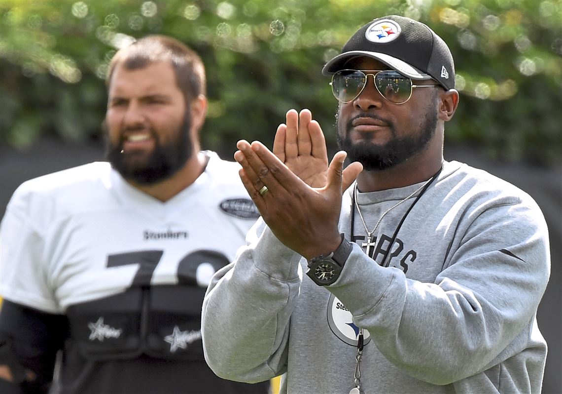 "Happy To Mistreat Me": Steelers' Alejandro Villanueva Dishes On Treatment From Mike Tomlin