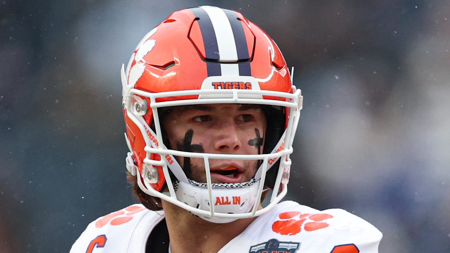 Clemson Tigers quarterback Cade Klubnik