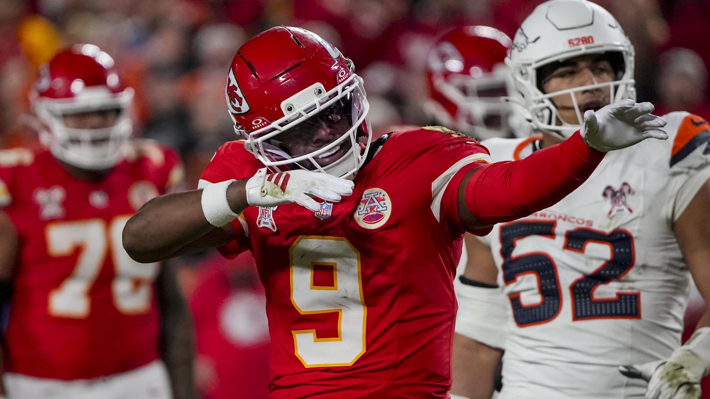 Dec 25, 2025; Kansas City, Missouri, USA; Kansas City Chiefs wide receiver Juju Smith-Schuster (9) celebrates during the fourth quarter at GEHA Field at Arrowhead Stadium. Mandatory Credit: Denny Medley-Imagn Images